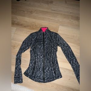 Lululemon define jacket size 4